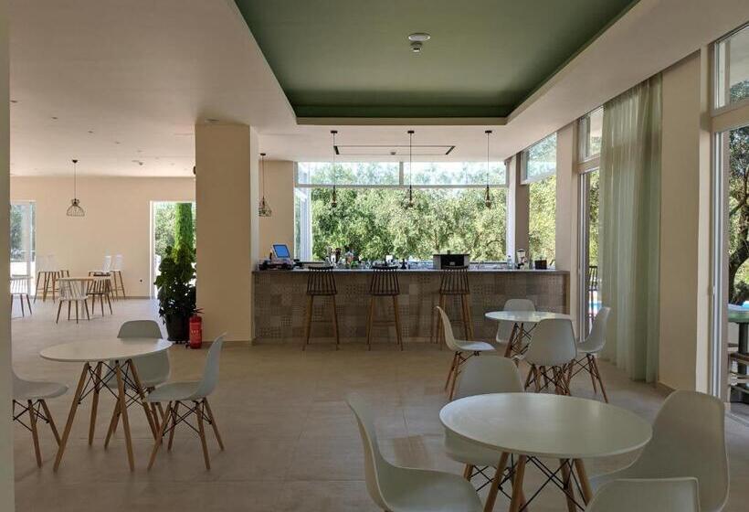 Отель Saint Nicholas