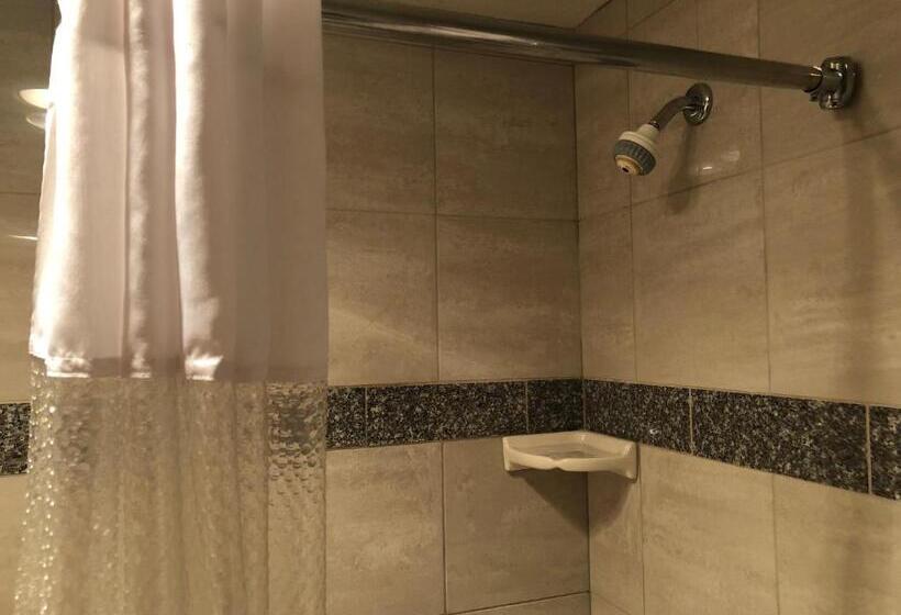 Отель Shilo Inn Portland Rose Garden Convention Center