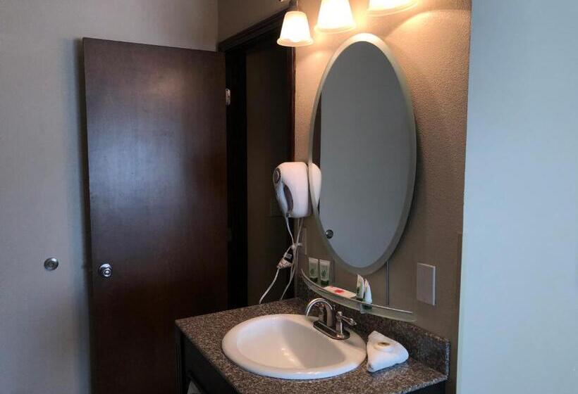 Отель Shilo Inn Portland Rose Garden Convention Center