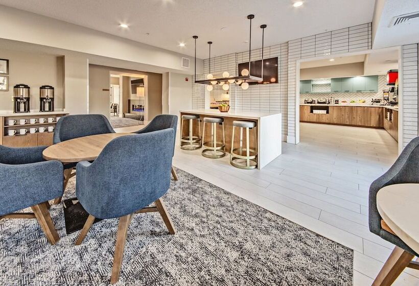 בית מלון כפרי Staybridge Suites   Cedar Rapids North, An Ihg