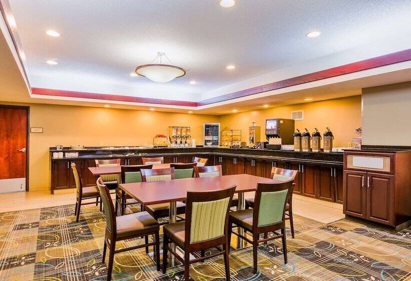 בית מלון כפרי Staybridge Suites   Cedar Rapids North, An Ihg