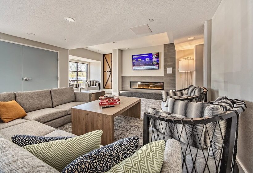 هتل Staybridge Suites   Cedar Rapids North, An Ihg