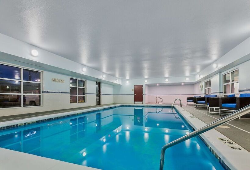 בית מלון כפרי Staybridge Suites   Cedar Rapids North, An Ihg