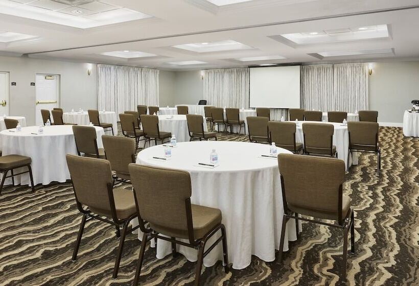 Отель Staybridge Suites Orlando South, An Ihg