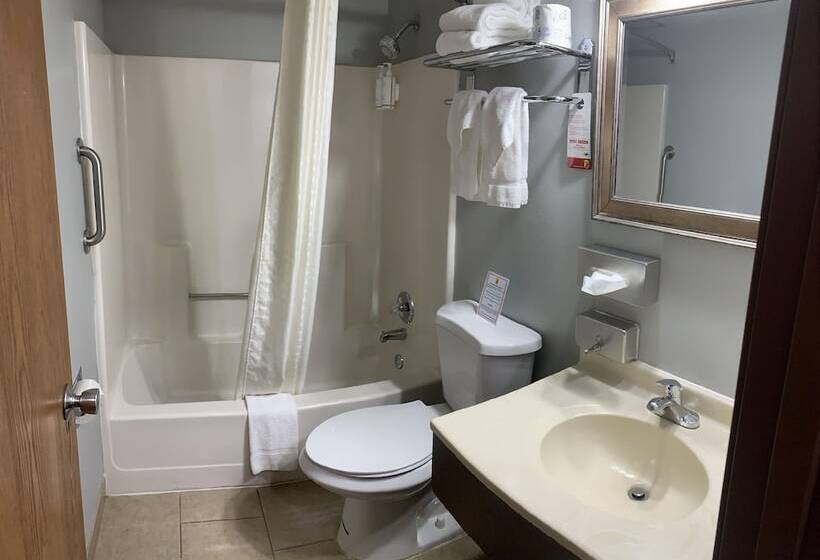 בית מלון כפרי Super 8 By Wyndham Emporia