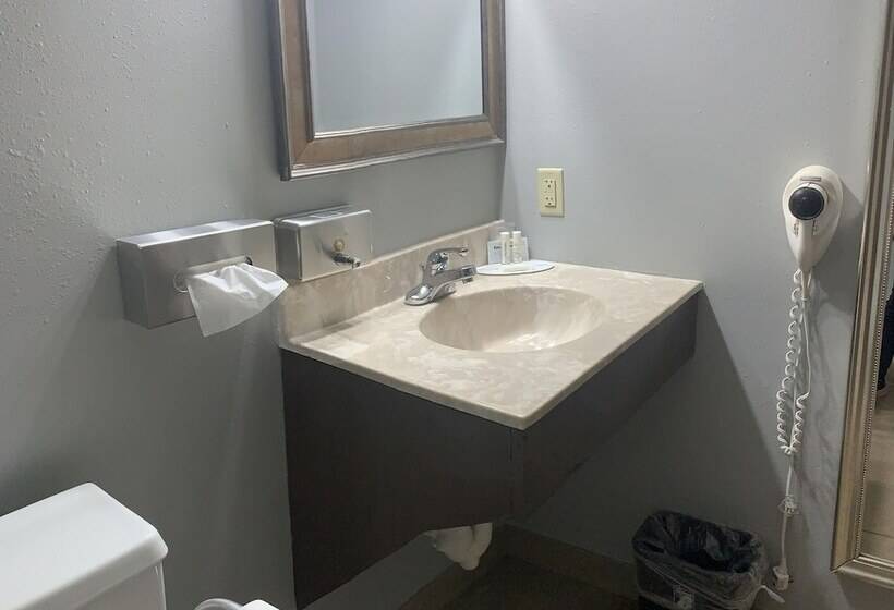 בית מלון כפרי Super 8 By Wyndham Emporia