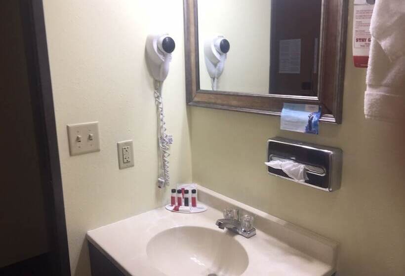 בית מלון כפרי Super 8 By Wyndham Emporia