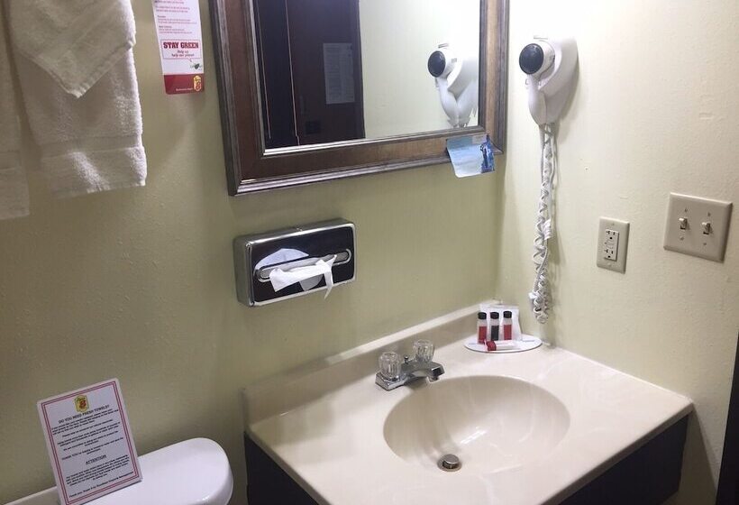 בית מלון כפרי Super 8 By Wyndham Emporia