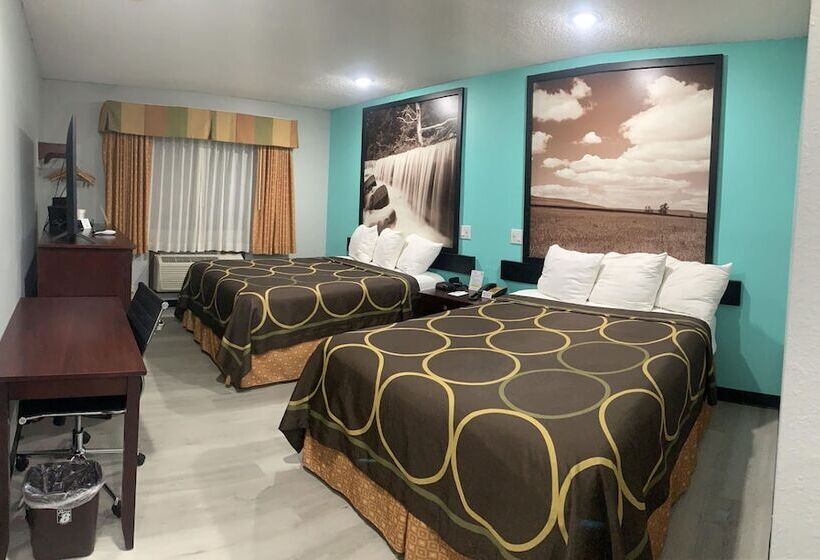 בית מלון כפרי Super 8 By Wyndham Emporia
