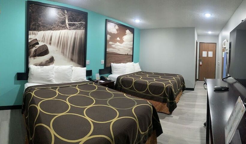 בית מלון כפרי Super 8 By Wyndham Emporia