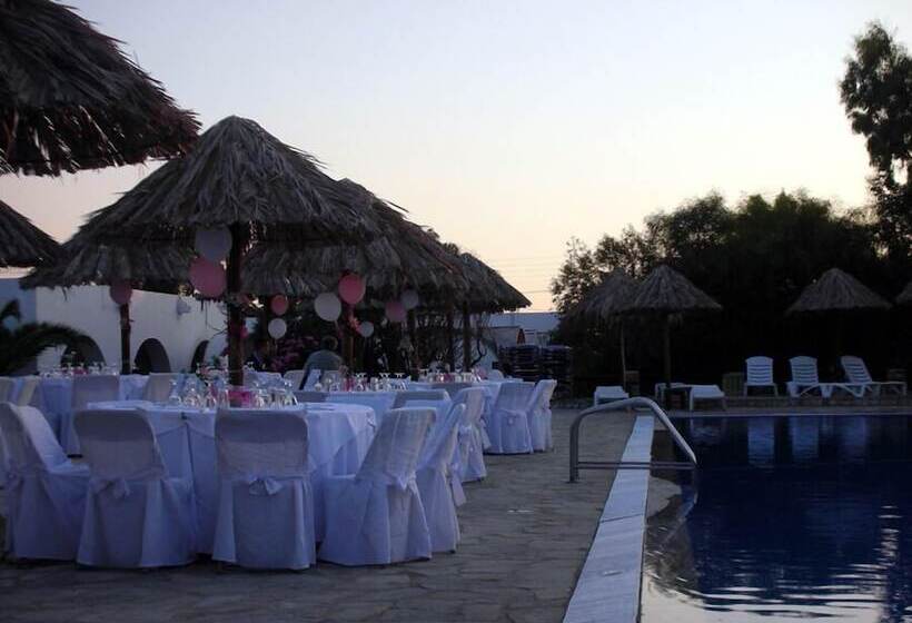 فندق Surfing Beach Village