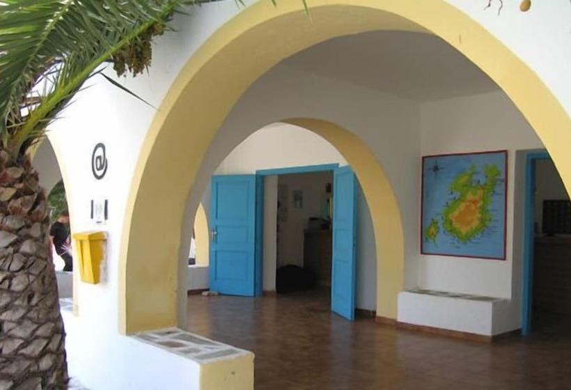 فندق Surfing Beach Village