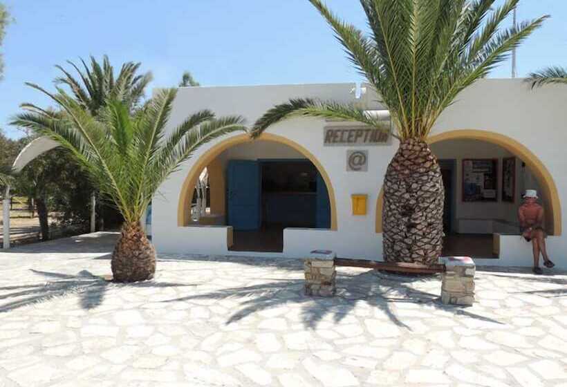 فندق Surfing Beach Village
