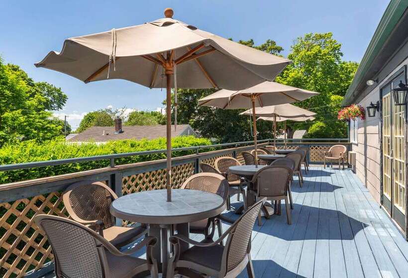 ホテル The Carriage House Inn Newport