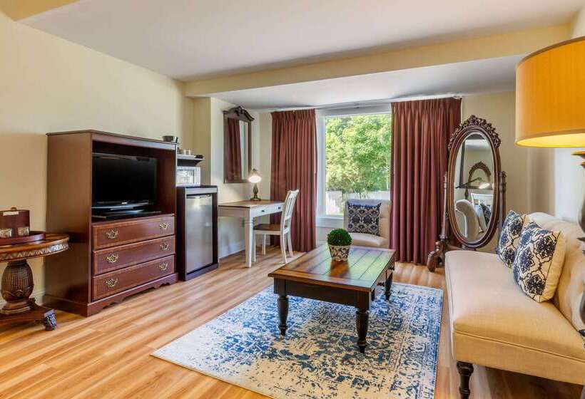 ホテル The Carriage House Inn Newport