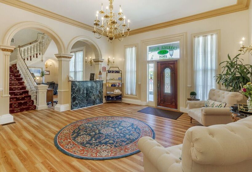 ホテル The Carriage House Inn Newport