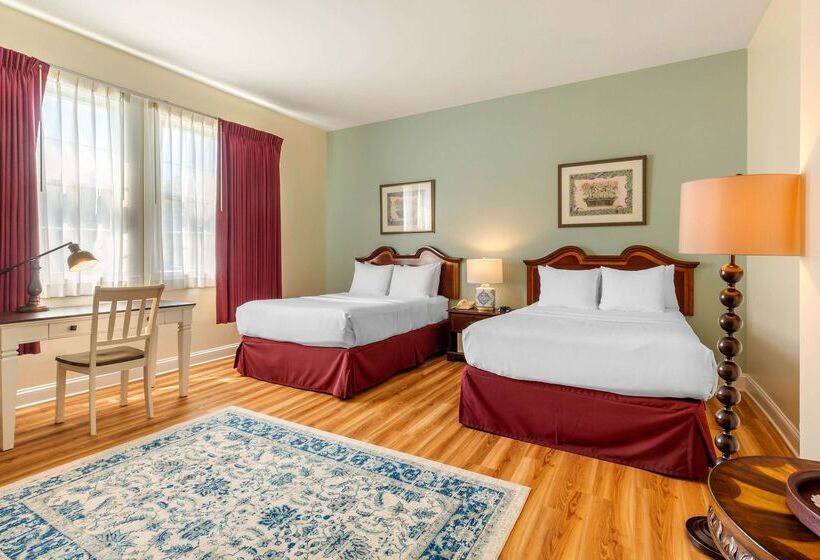 ホテル The Carriage House Inn Newport