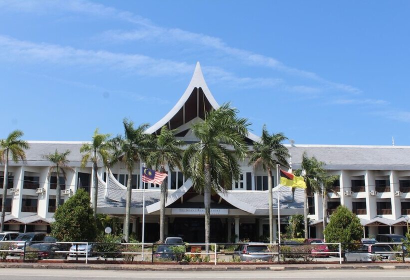 هتل The Grand Beach Resort Port Dickson