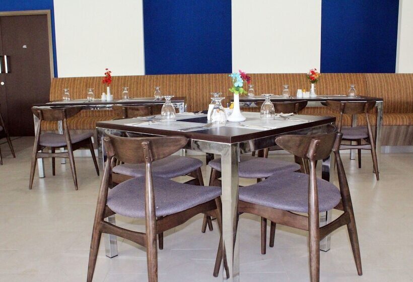 هتل The Grand Beach Resort Port Dickson