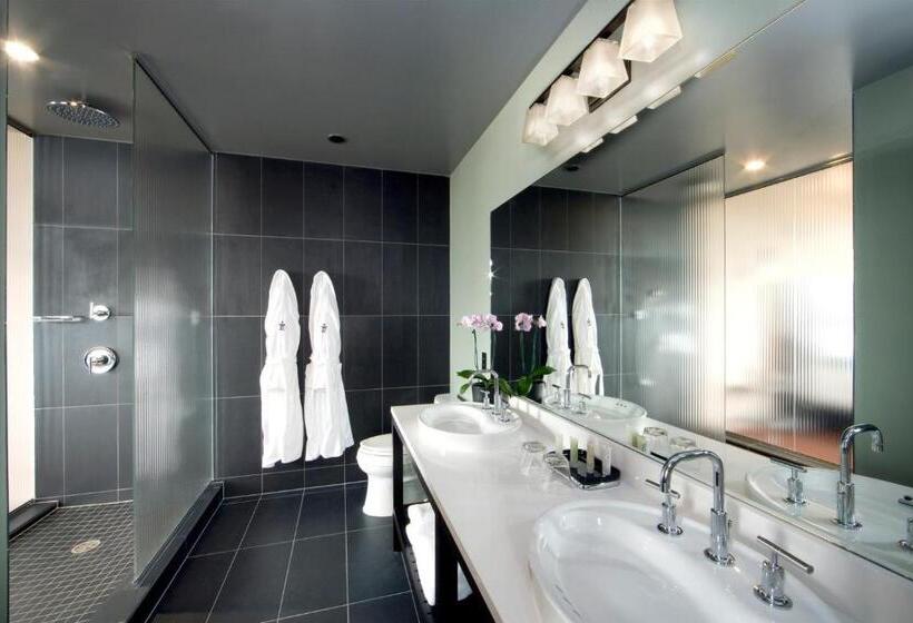 هتل The Iron Horse