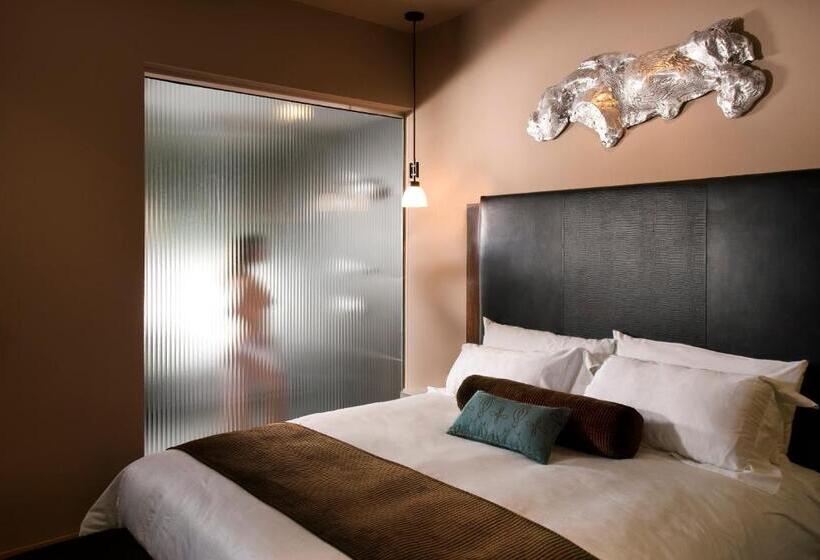 هتل The Iron Horse