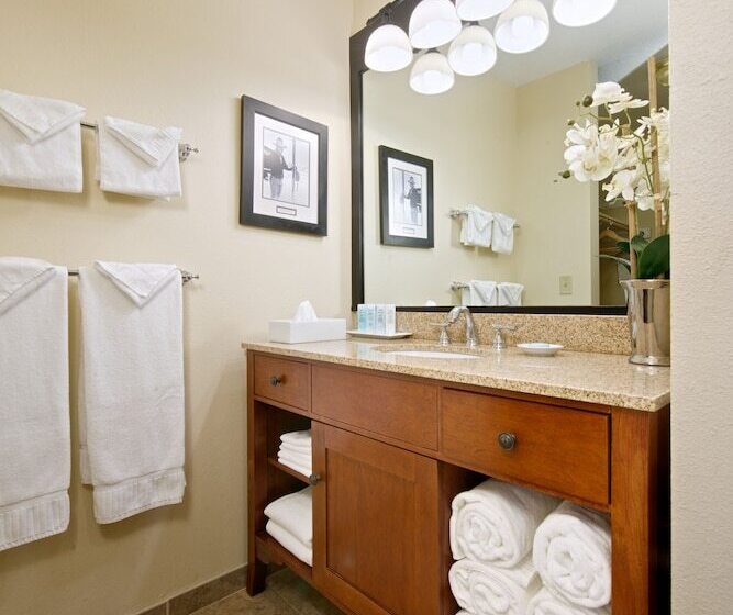 فندق The Rockwell Inn