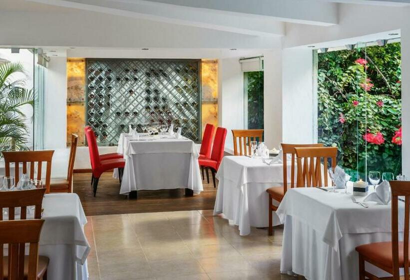 호텔 The Reef Playacar Resort