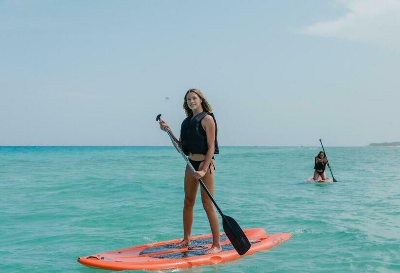 호텔 The Reef Playacar Resort