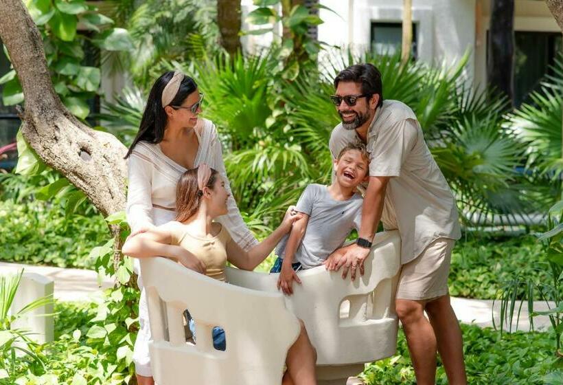 호텔 The Reef Playacar Resort