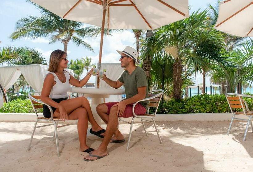 호텔 The Reef Playacar Resort