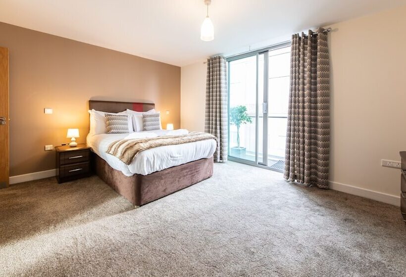 בית מלון כפרי The Spires Serviced Apartments Birmingham