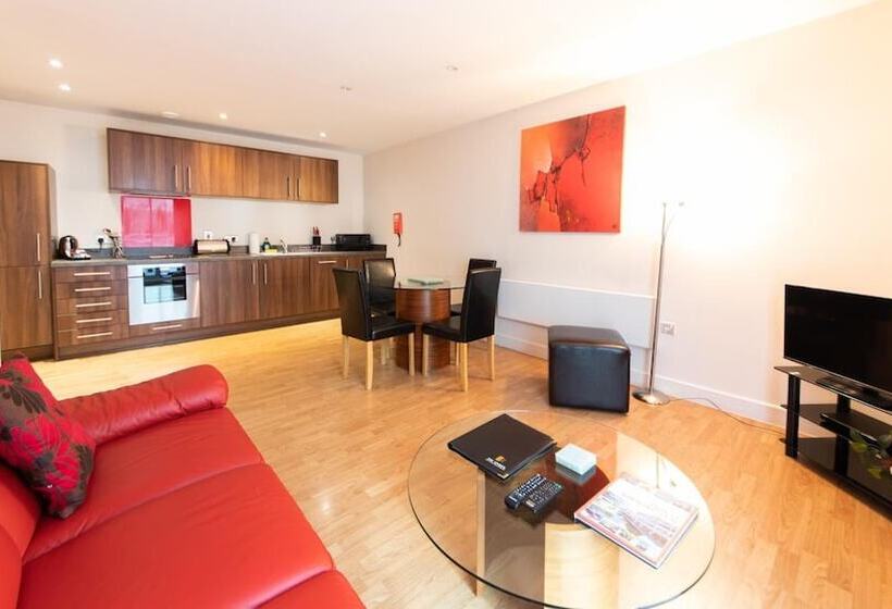 هتل The Spires Serviced Apartments Birmingham