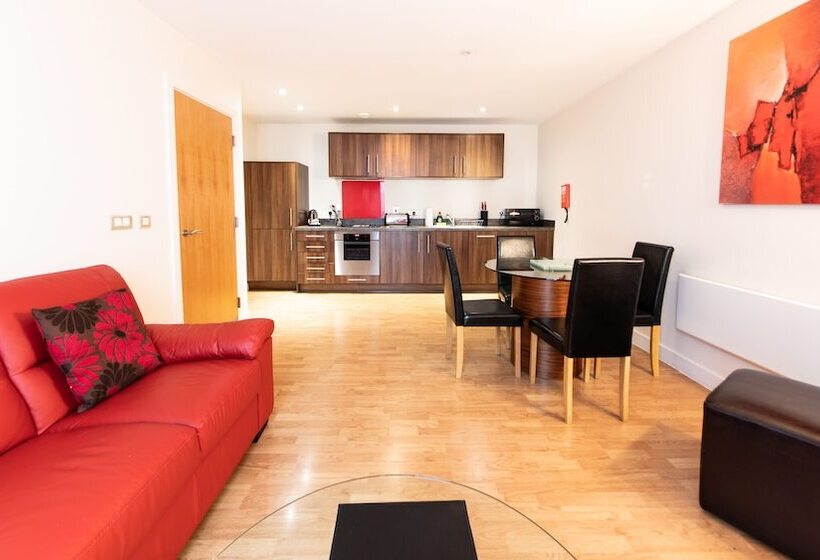 בית מלון כפרי The Spires Serviced Apartments Birmingham