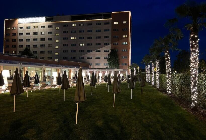 Отель The Sydney