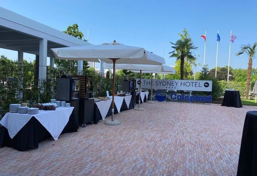 Отель The Sydney