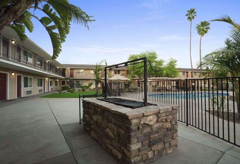 فندق Travelodge By Wyndham Santa Maria