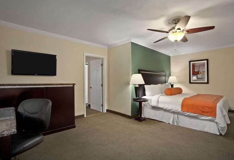 فندق Travelodge By Wyndham Santa Maria