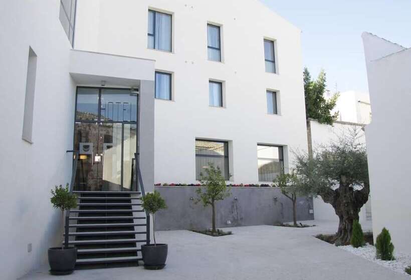 ホテル Yit El Postigo