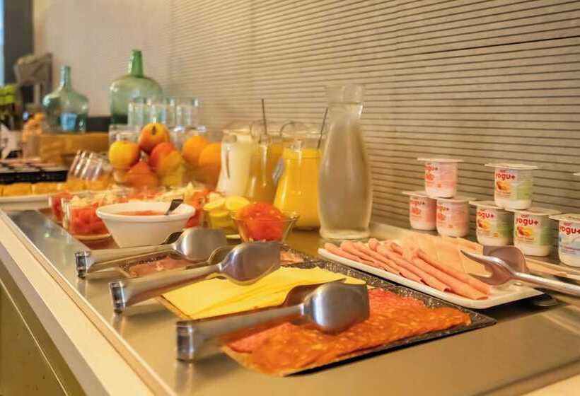 ホテル Yit El Postigo