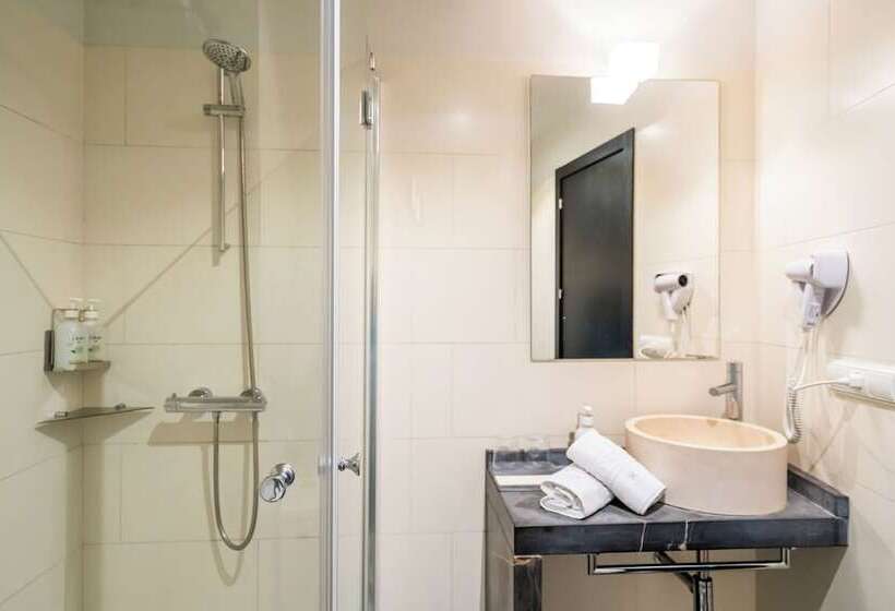 ホテル Yit El Postigo