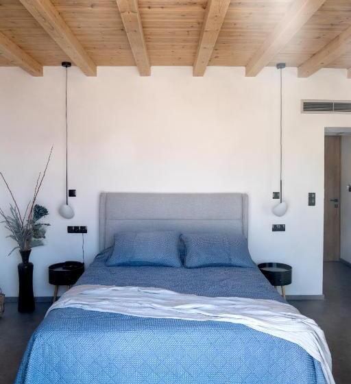 Nisaki Hotel & Elite Suites