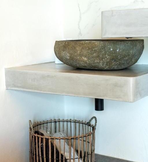 Nisaki Hotel & Elite Suites