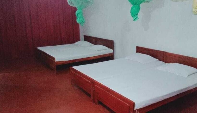 בית מלון כפרי Lakeside