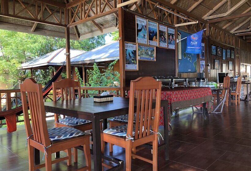 فندق Mc Bunaken Padi Dive Resort
