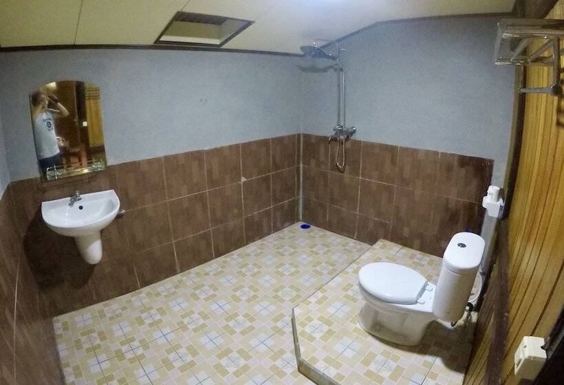 فندق Mc Bunaken Padi Dive Resort