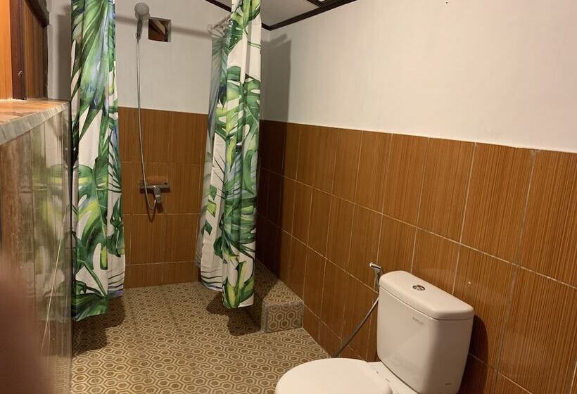 فندق Mc Bunaken Padi Dive Resort