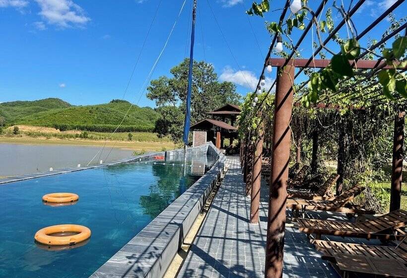 هتل Nguyen Shack Retreat Resort