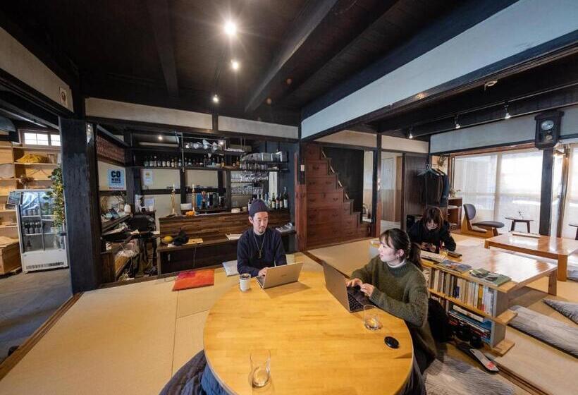 Hostel & Tatami Bar Uchikobare  内子晴れ