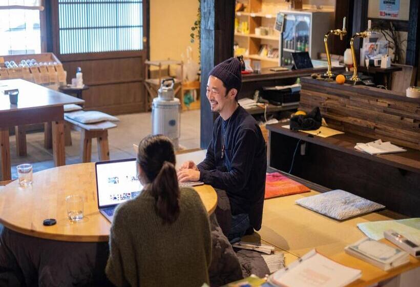 Hostel & Tatami Bar Uchikobare  内子晴れ