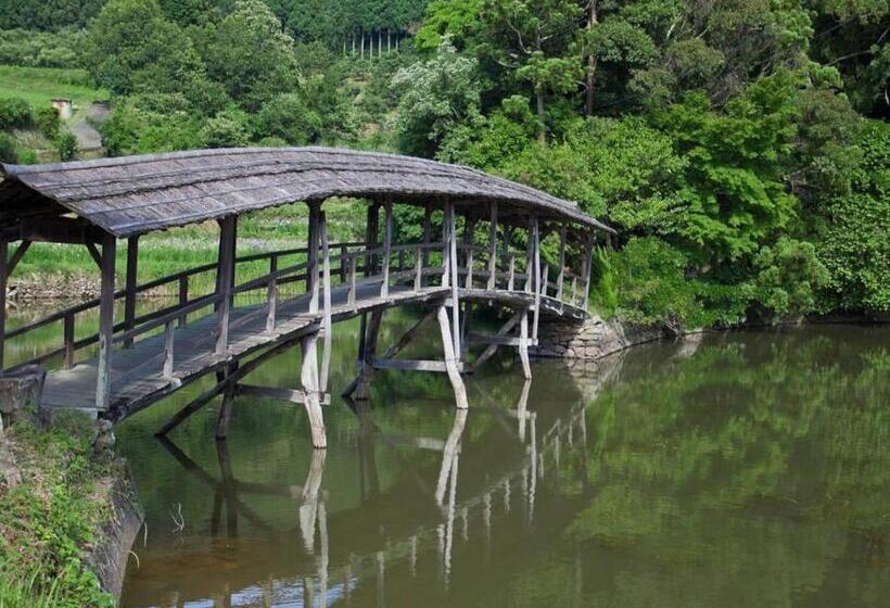 Hostel & Tatami Bar Uchikobare  内子晴れ